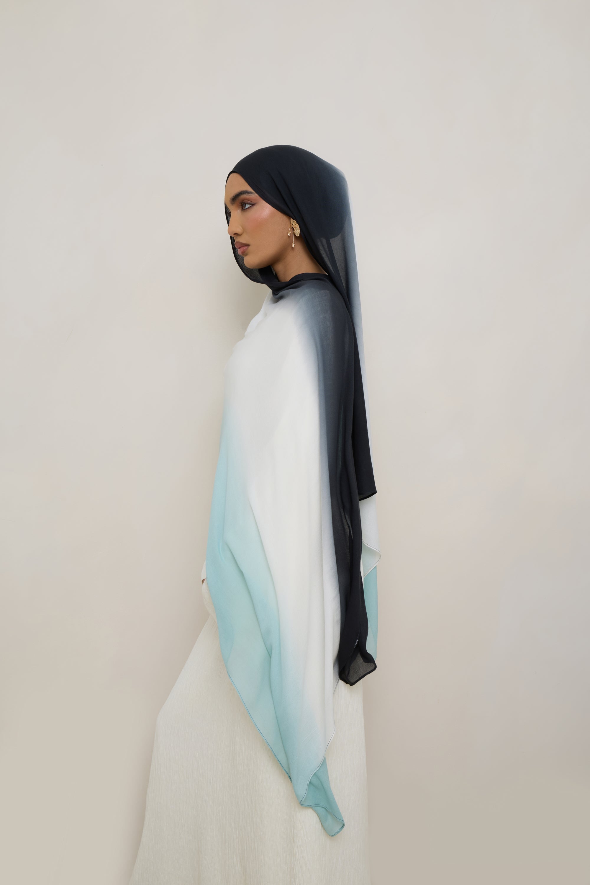 Ombre Modal Hijab - Aquatic Noir Hijabs Veiled 
