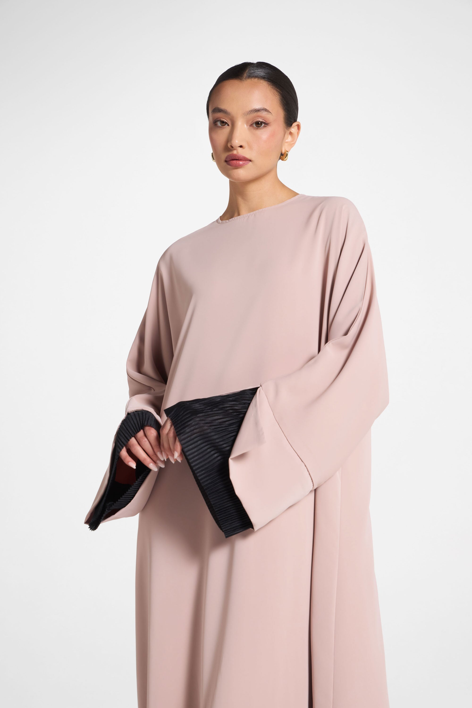 Plisse Sleeve Abaya - Mink Abayas Veiled 