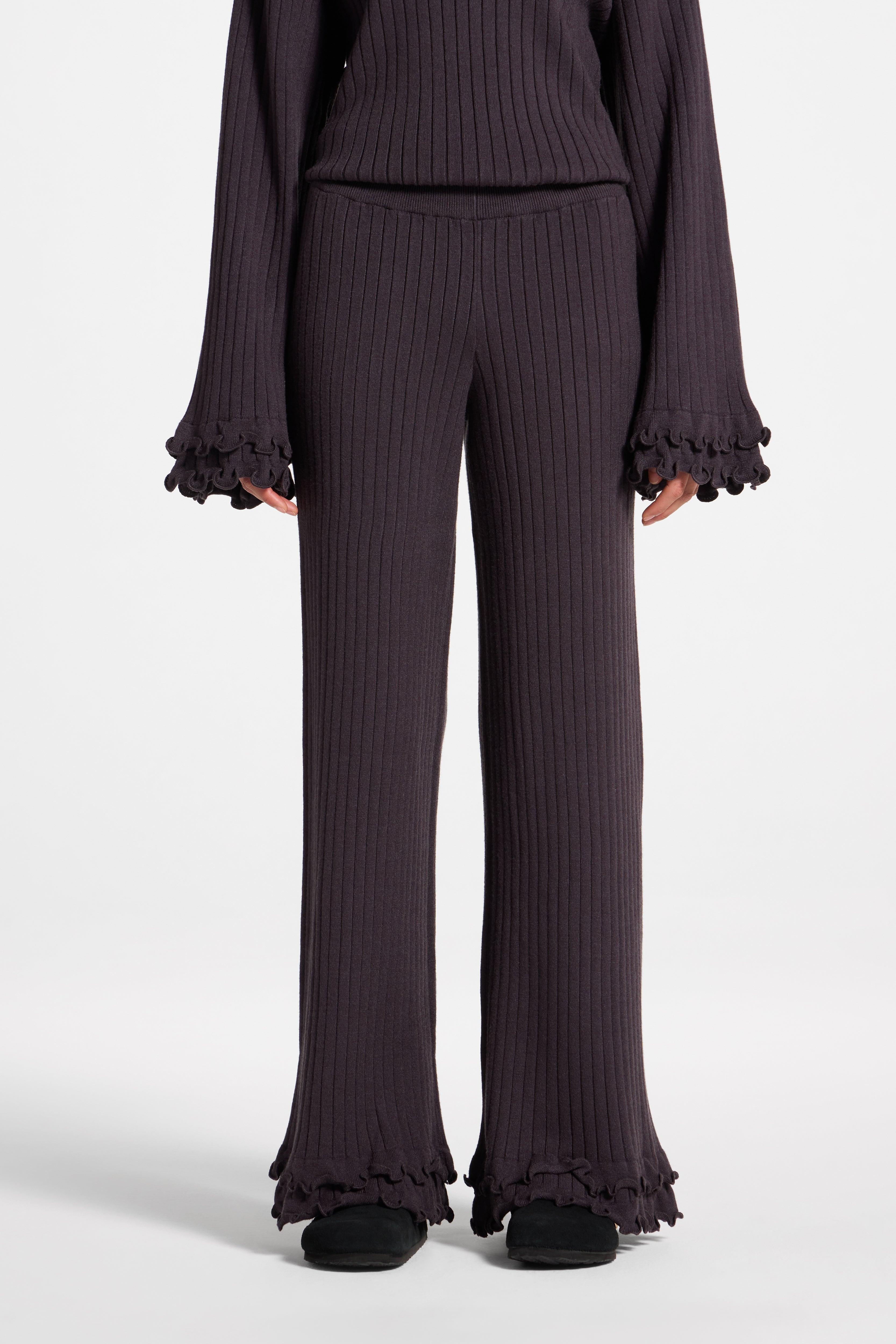 Ruffle Hem Knit Pants - Peppercorn Abayas Veiled 