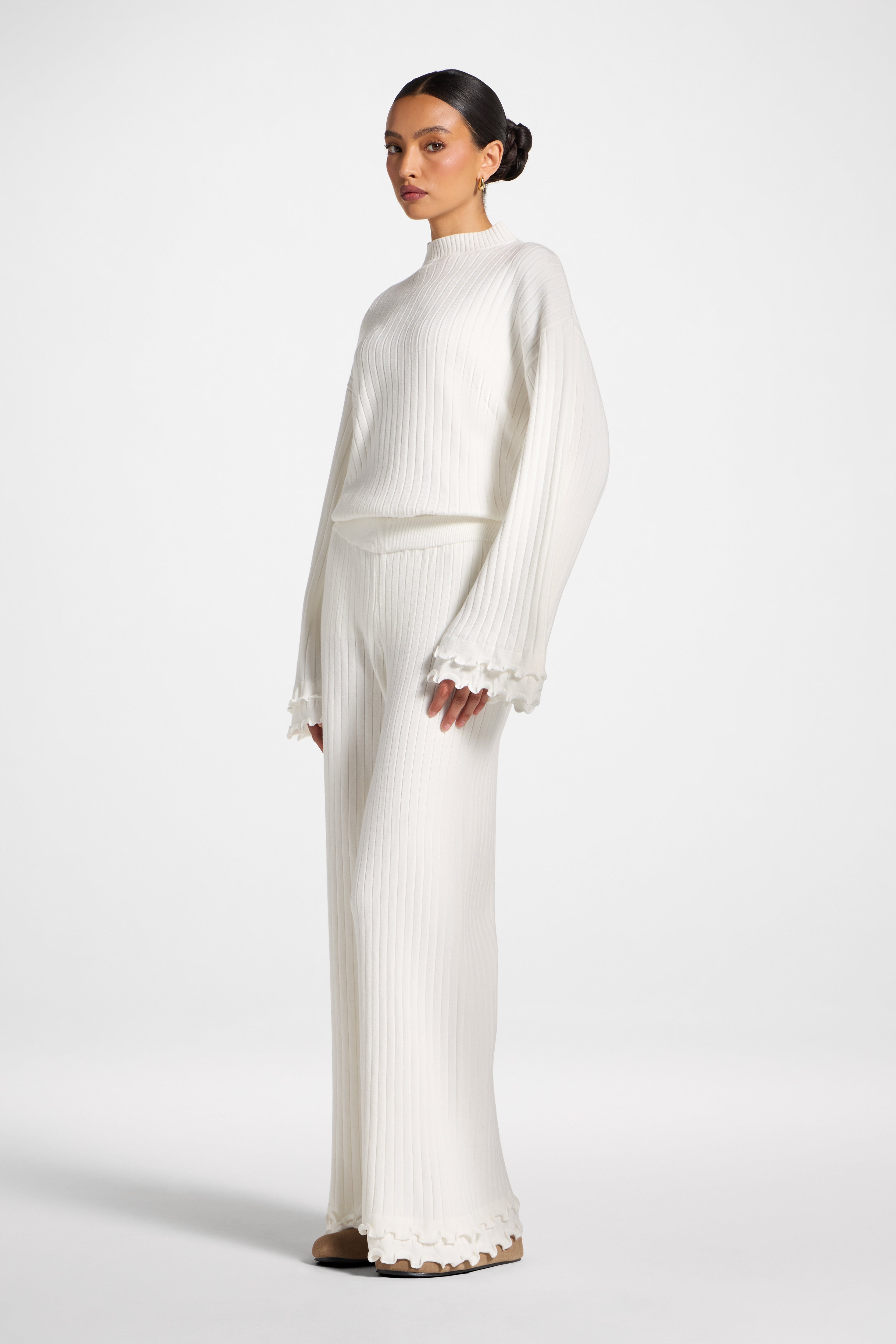 Ruffle Hem Knit Pants - White Abayas Veiled 