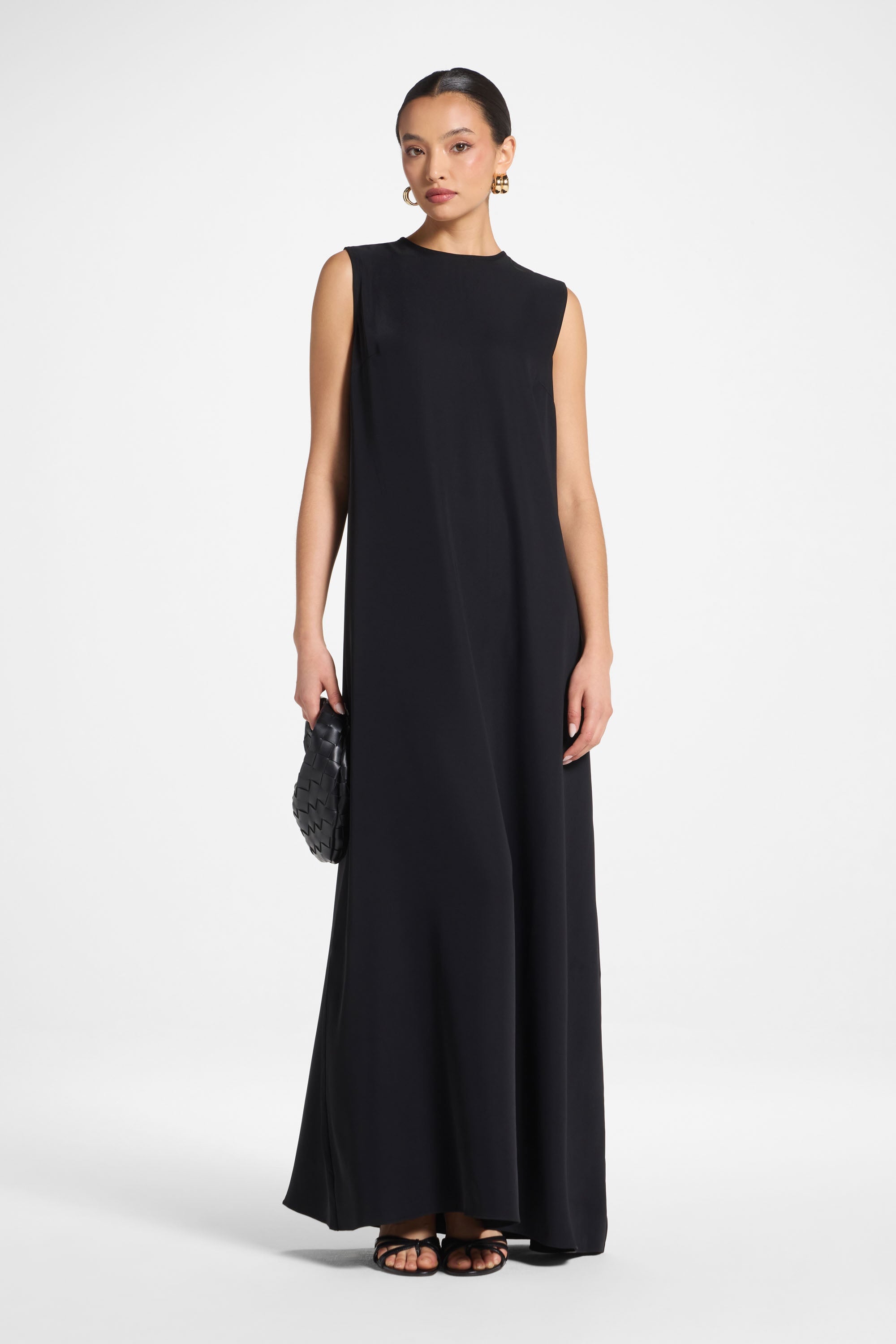 Signature Sleeveless Inner Maxi Dress - Black Abayas Veiled 