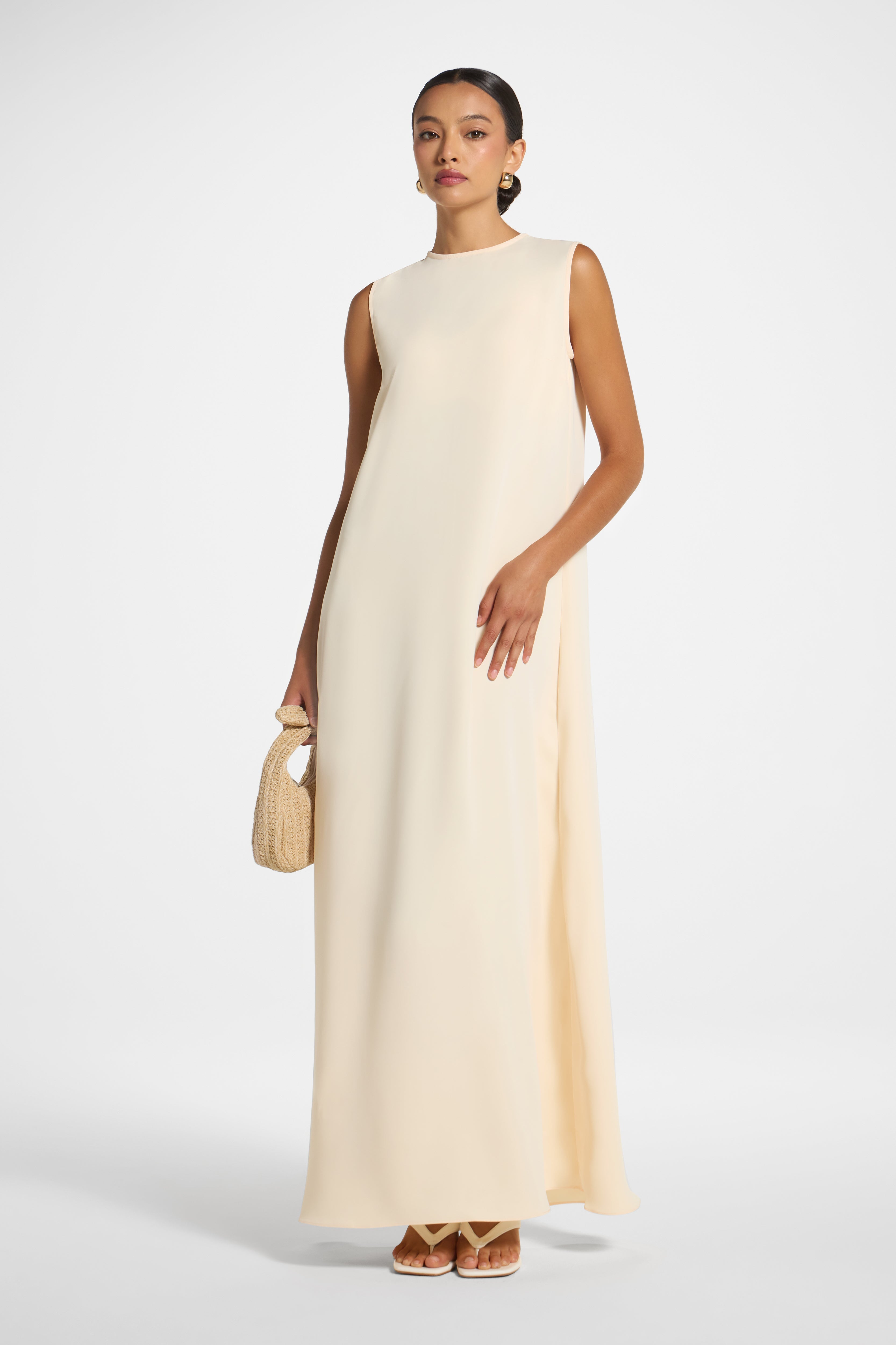 Signature Sleeveless Inner Maxi Dress - Peach Abayas Veiled 