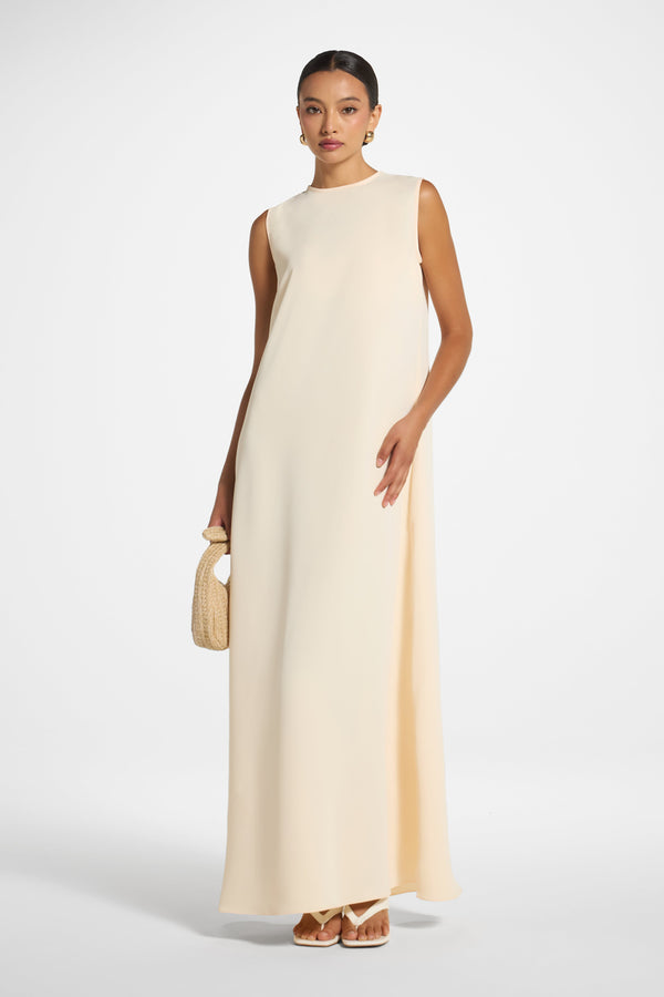 Signature Sleeveless Inner Maxi Dress - Peach Abayas Veiled 