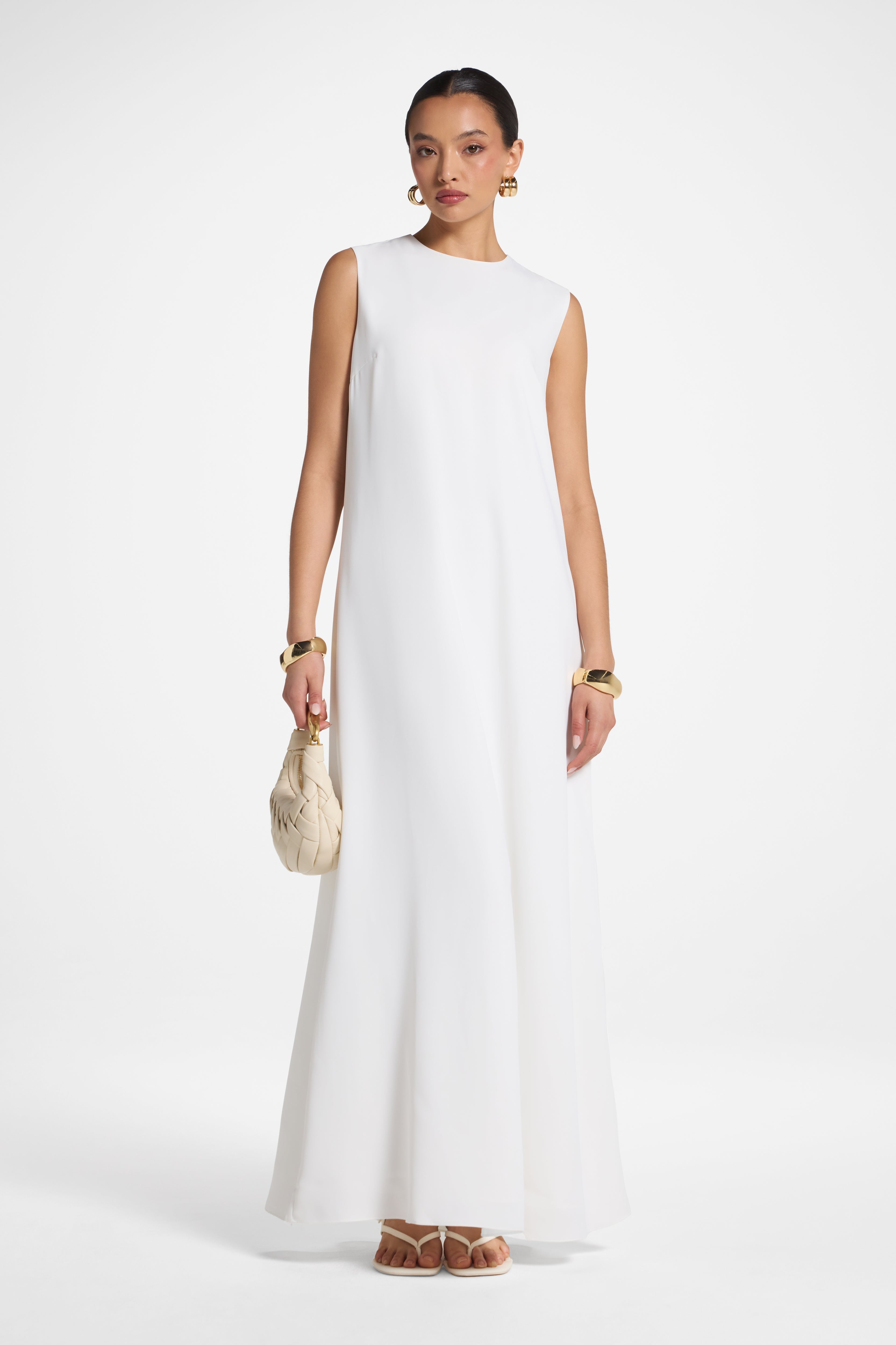 Signature Sleeveless Inner Maxi Dress - White Abayas Veiled 