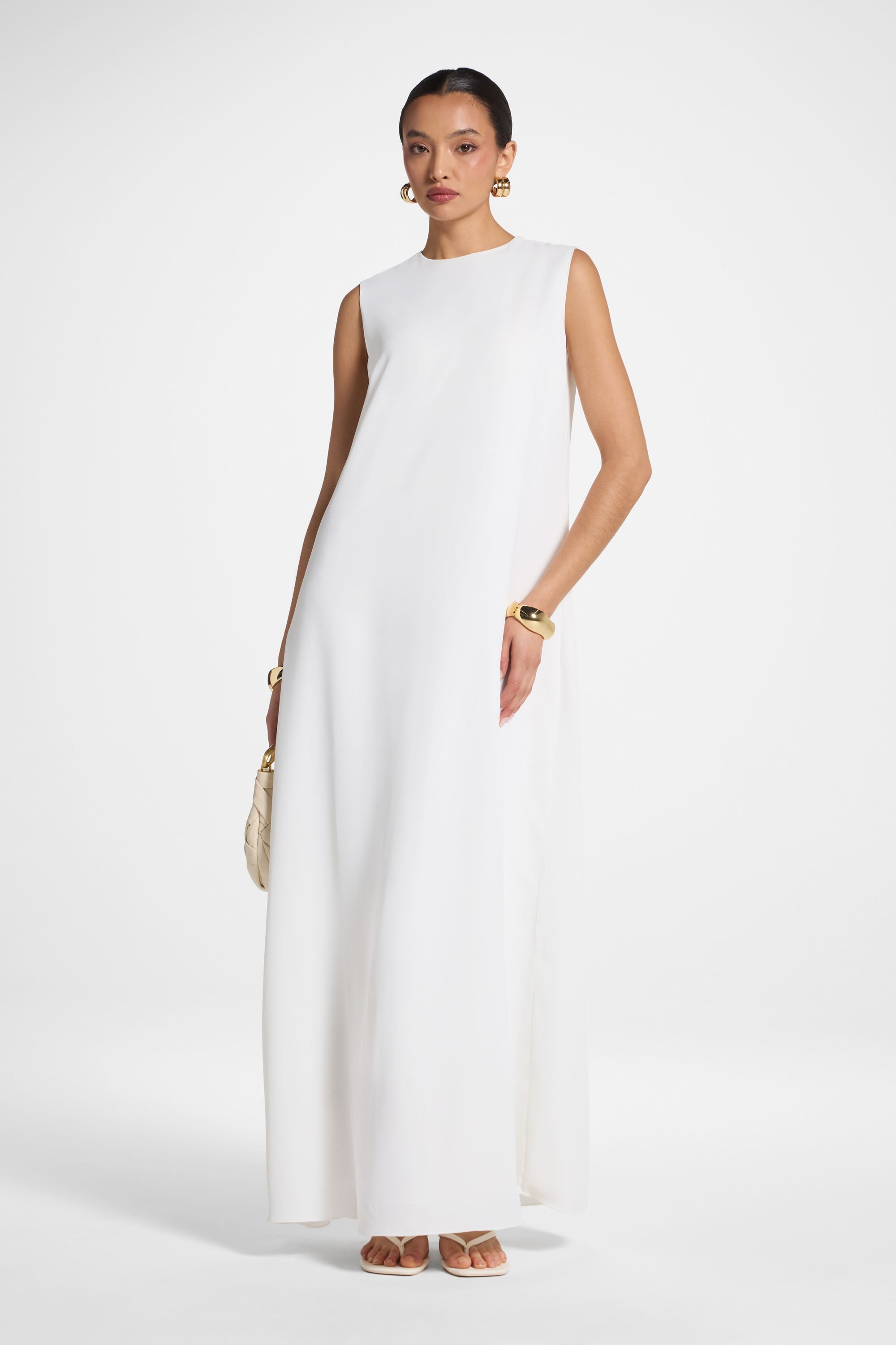 Signature Sleeveless Inner Maxi Dress - White Abayas Veiled 