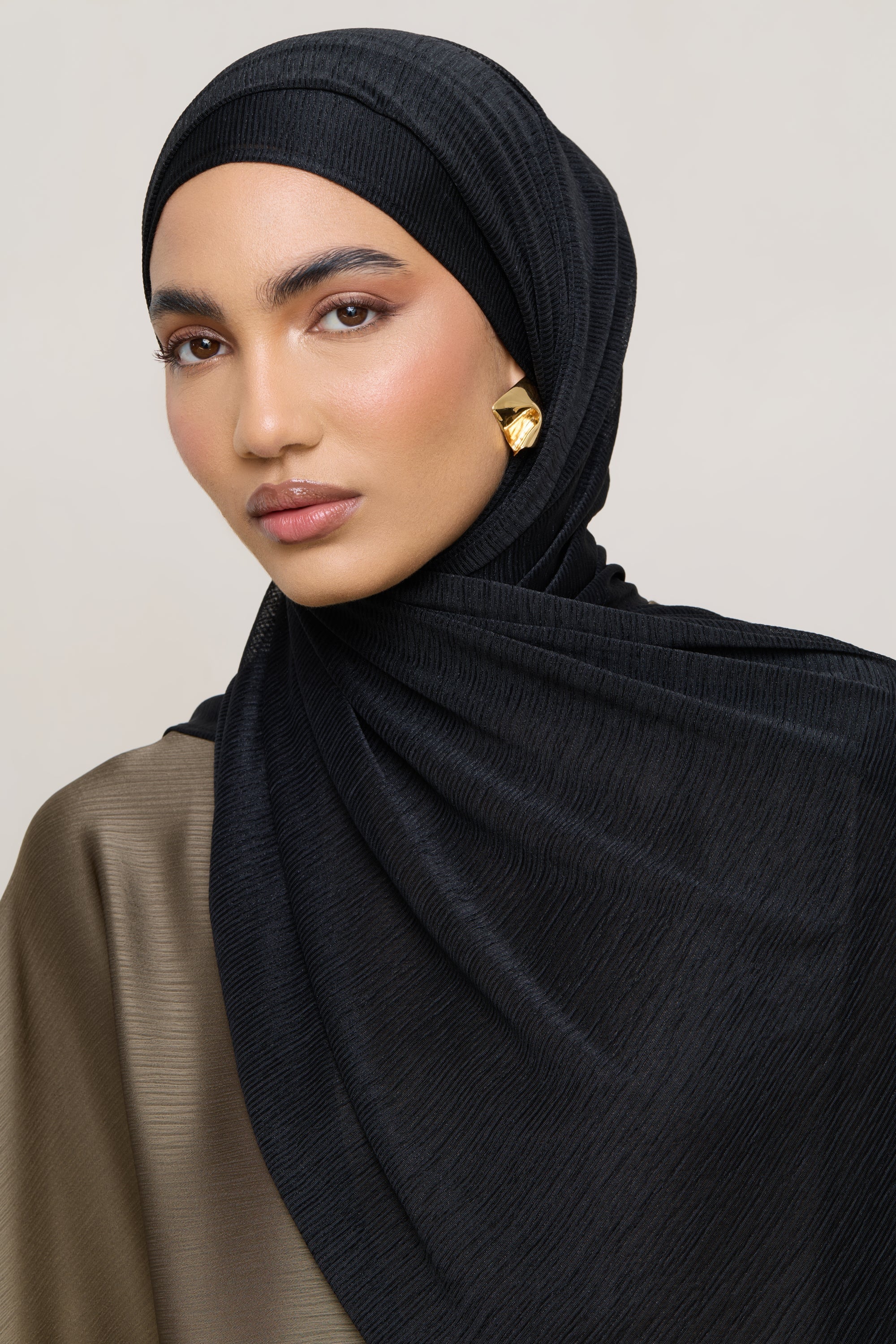 Stretch Stripe Hijab - Black Hijabs Veiled 