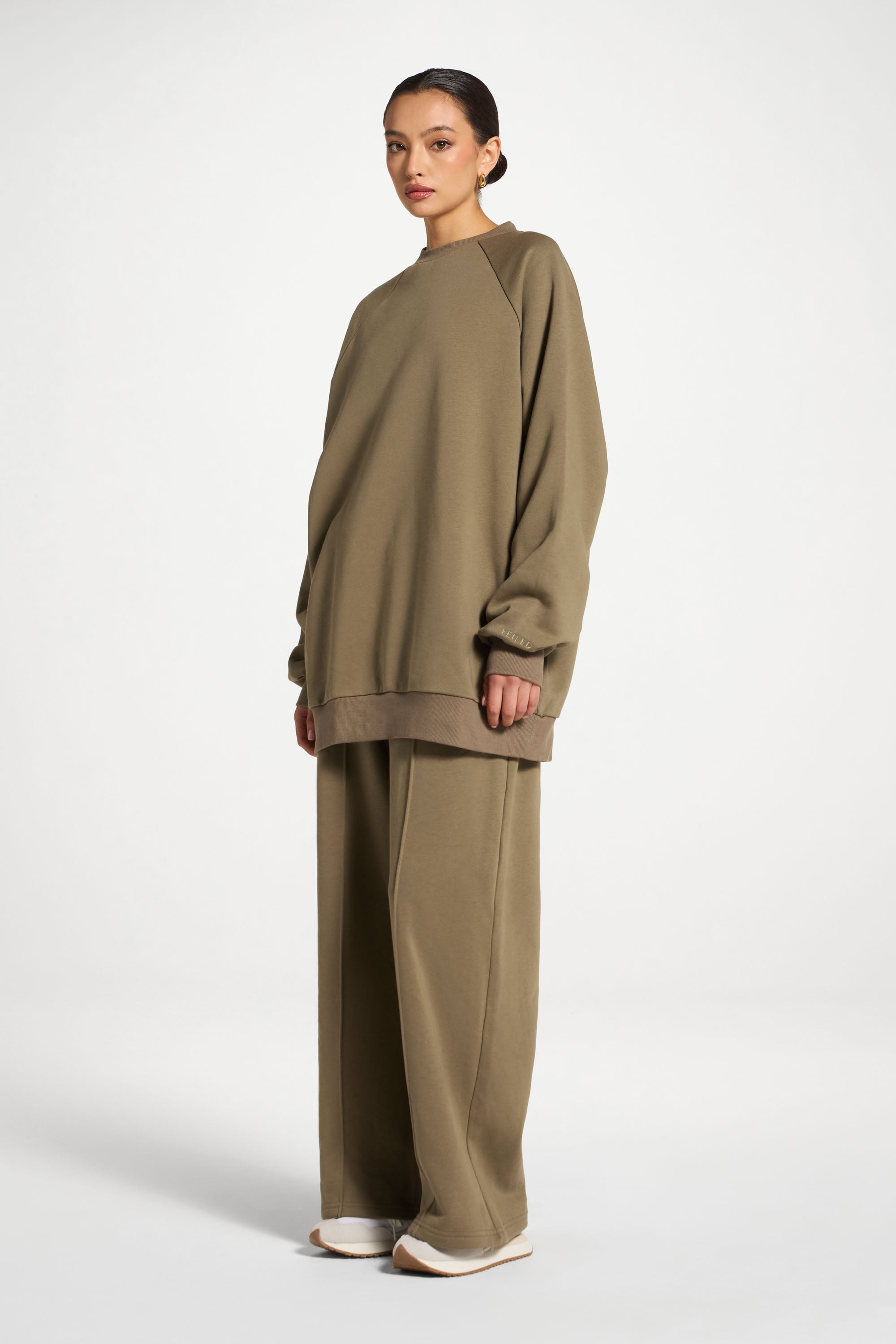 Unisex Raglan Sleeve Sweatshirt - Midnight Moss Abayas Veiled 