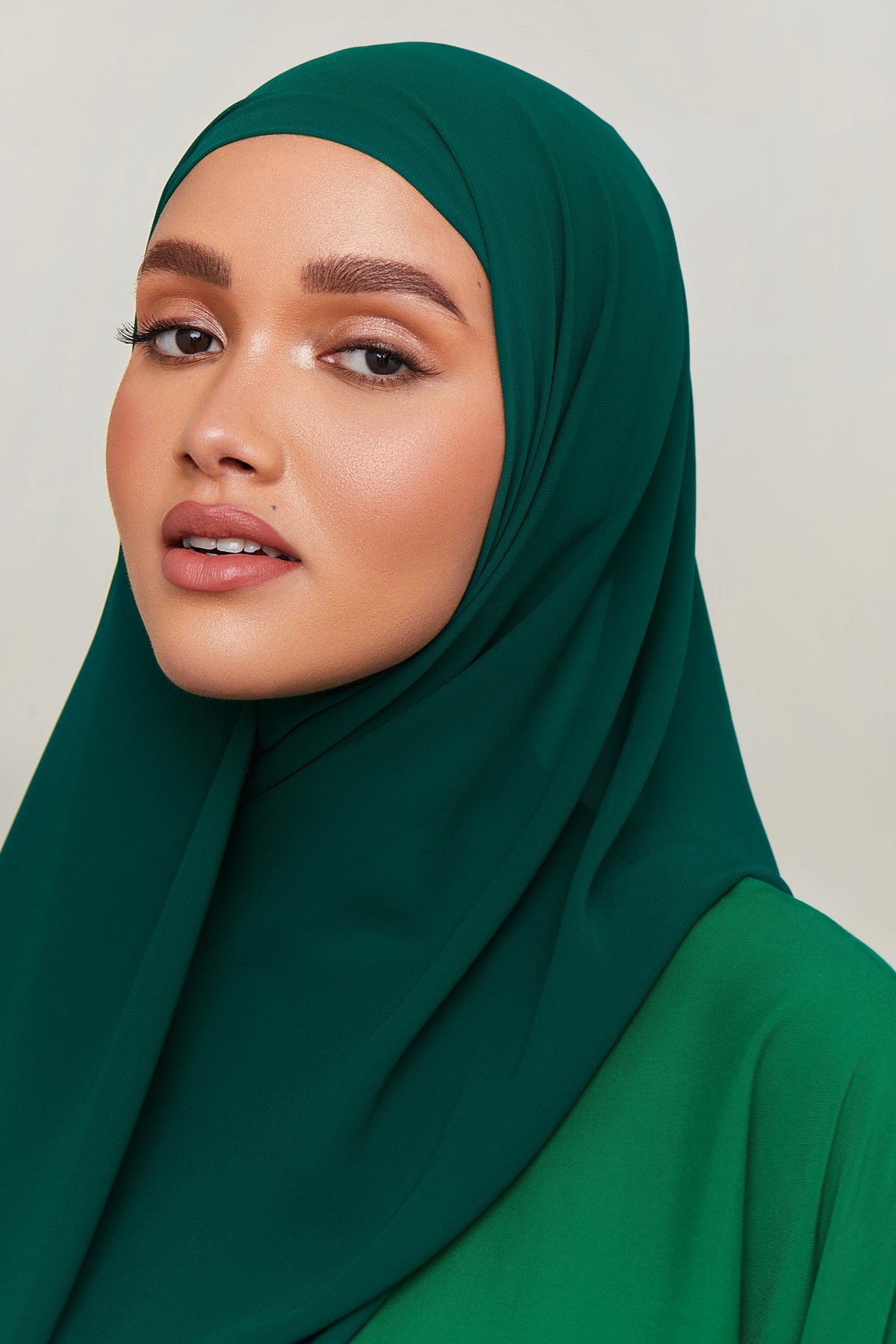 Chiffon LITE Hijab - Aventurine Green Veiled 