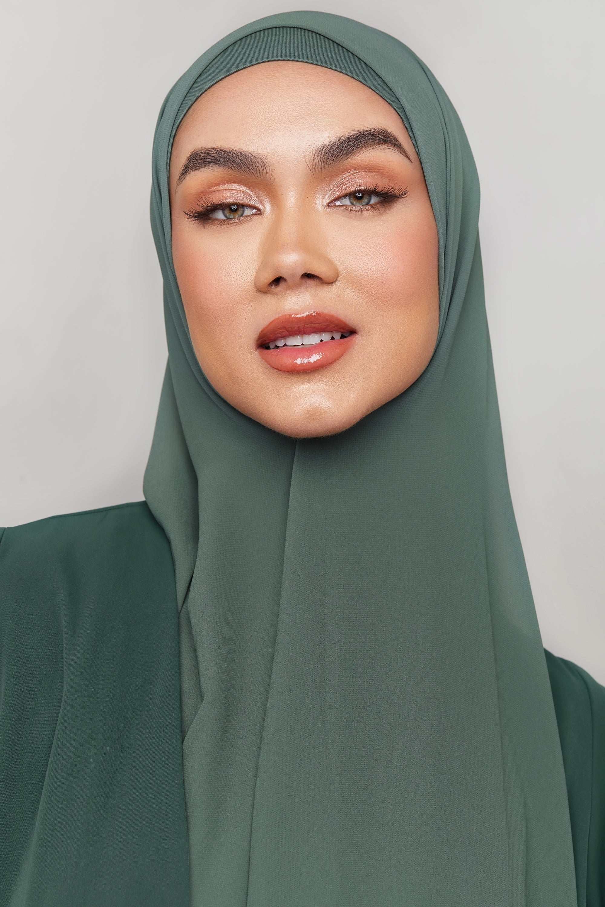 Chiffon LITE Hijab - Dark Forest Veiled 