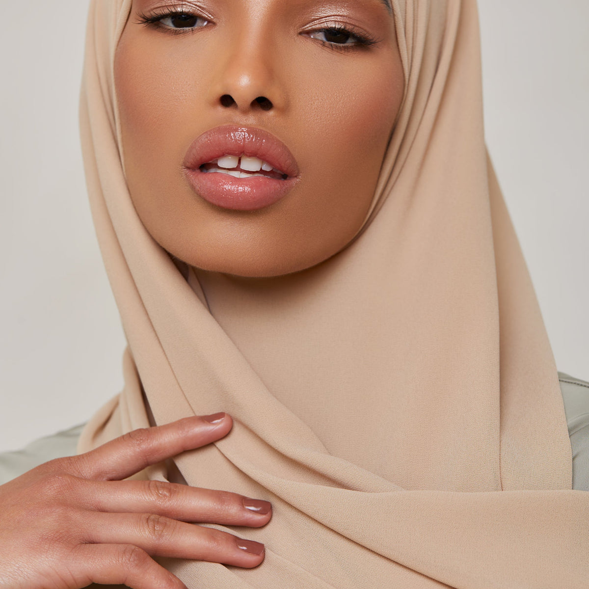 Essential Chiffon Hijab Barely Beige