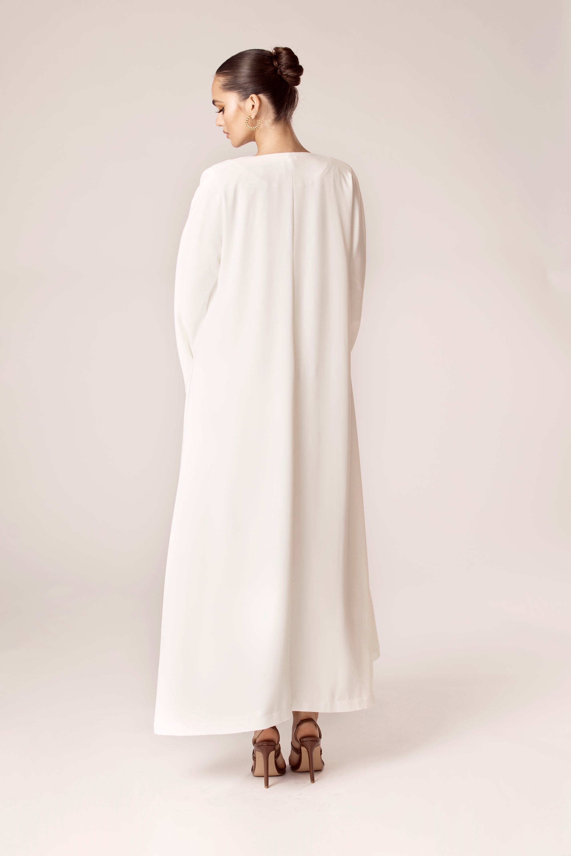 White abaya clearance uk