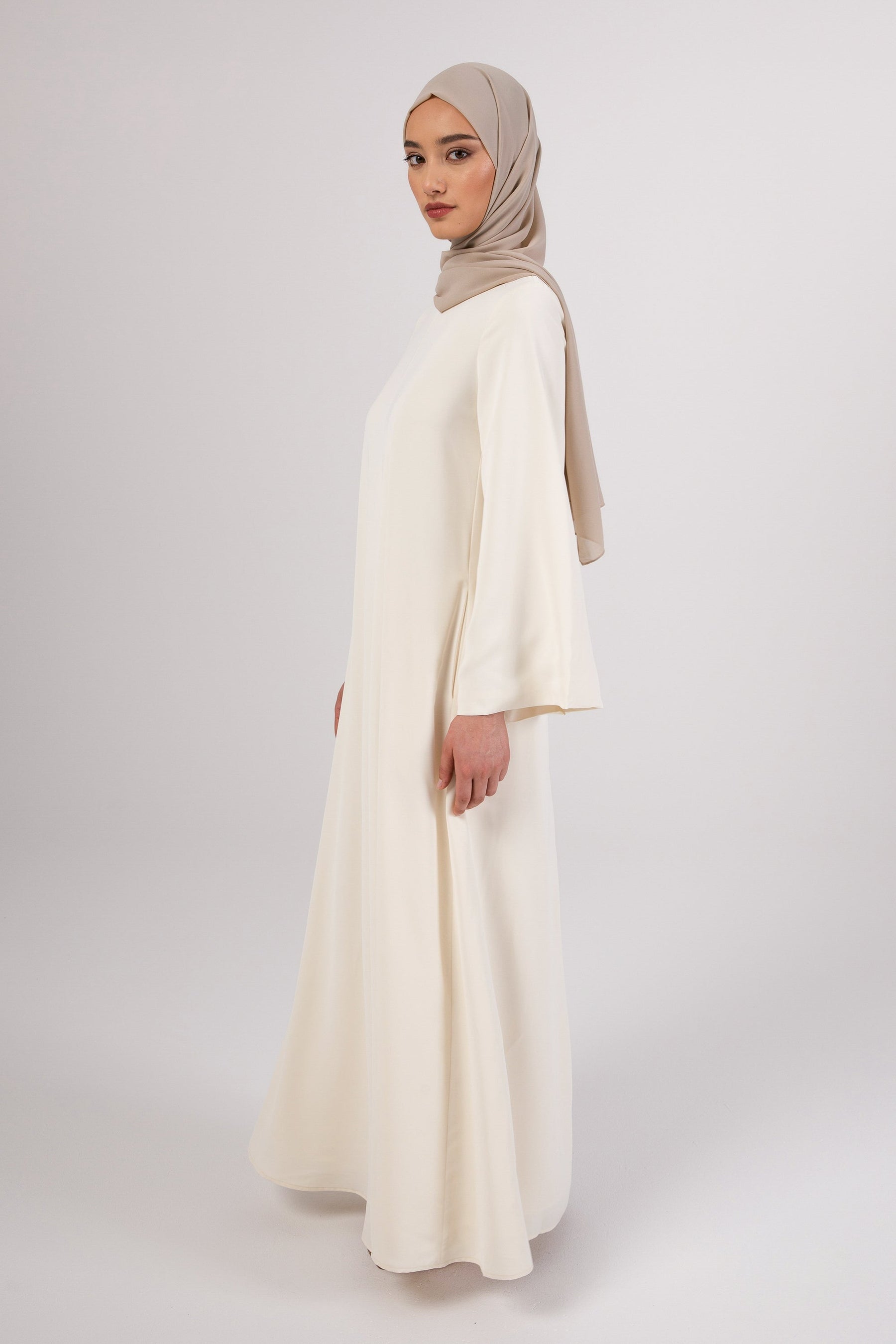 Jenna Flowy Circle Maxi Dress - Off White saigonodysseyhotel 