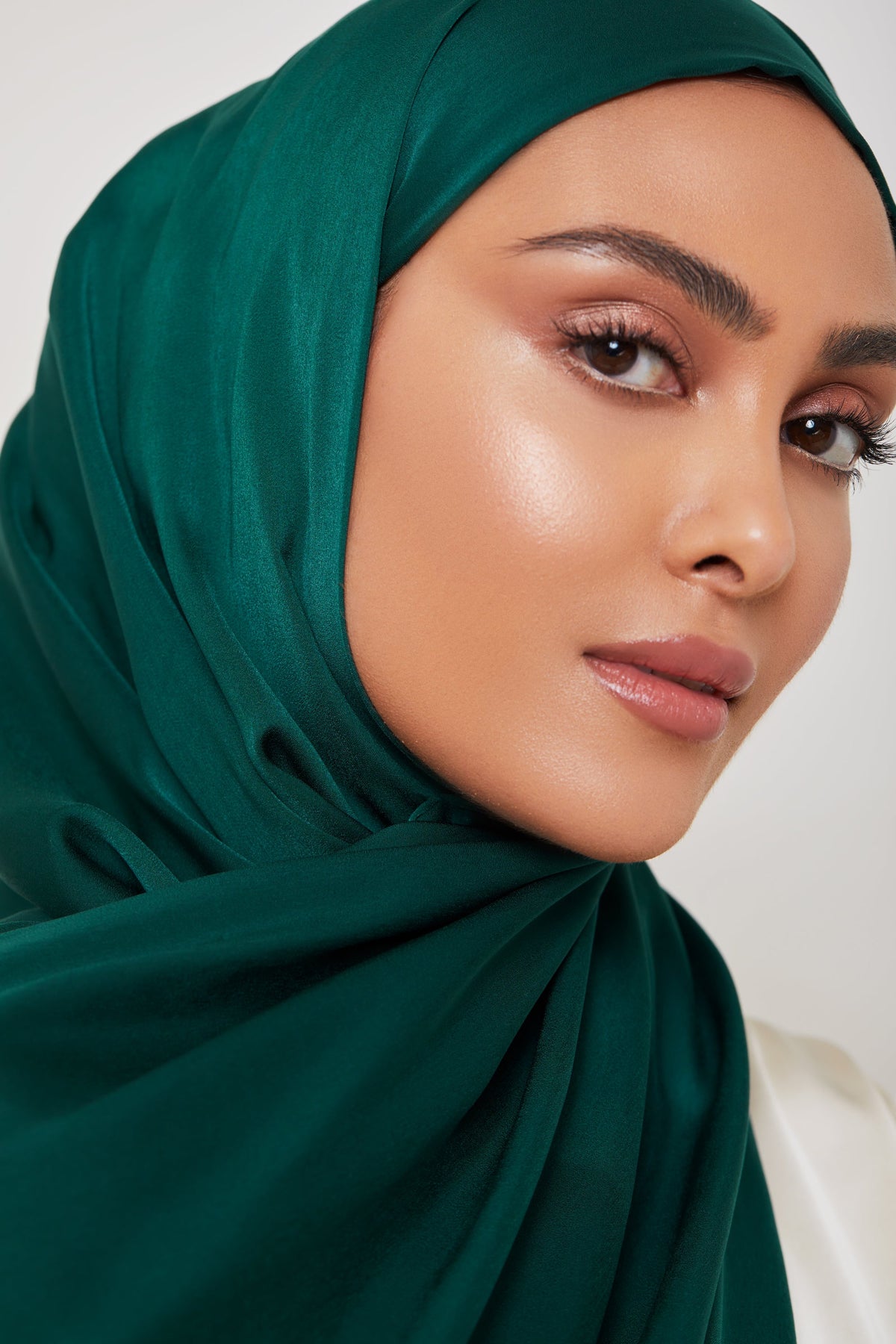 MATTE Satin Hijab - Emerald Gem saigonodysseyhotel 