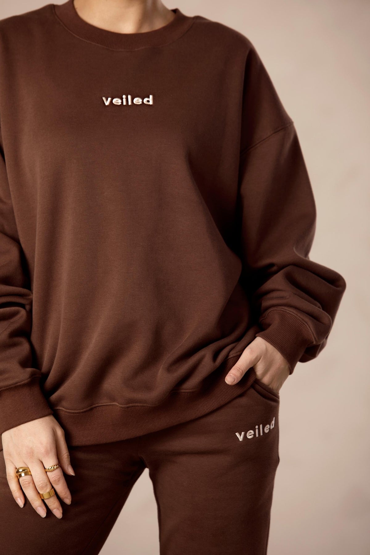 Oversized Essential Sweatshirt - Chocolate Veiled Collection 