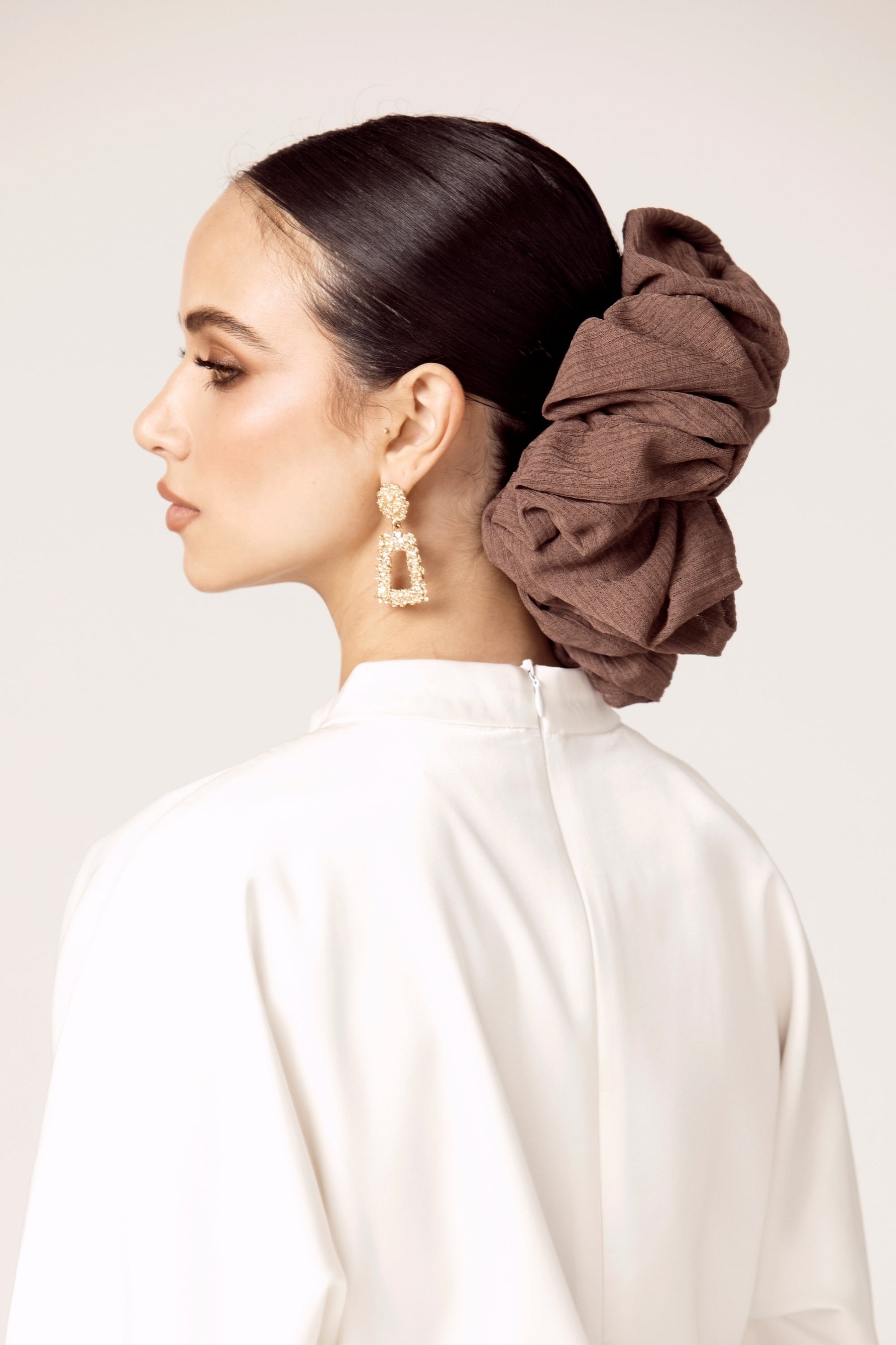 Ribbed Volume Scrunchie - Dark Taupe Veiled Collection 