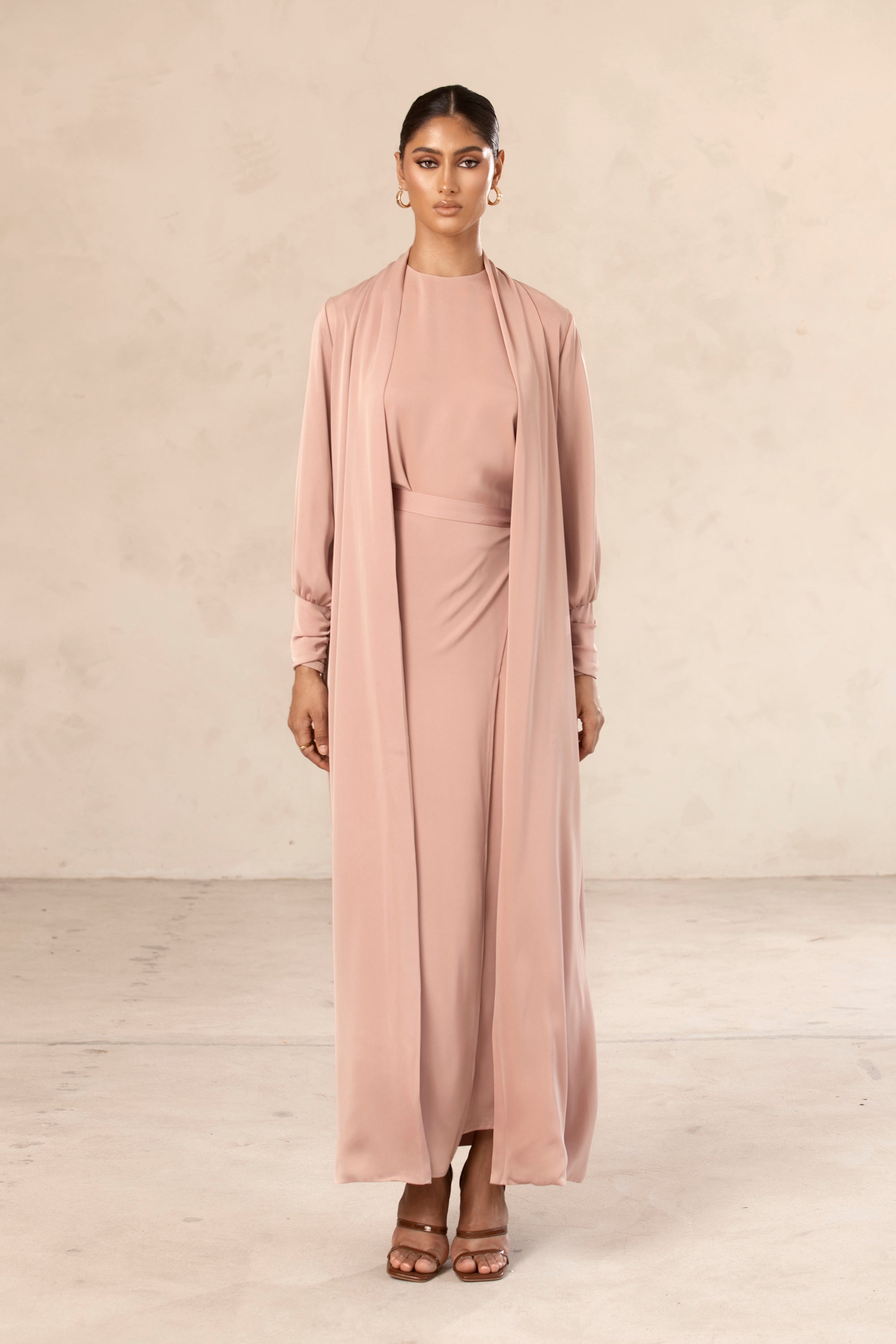 Abaya hot sale rose pale