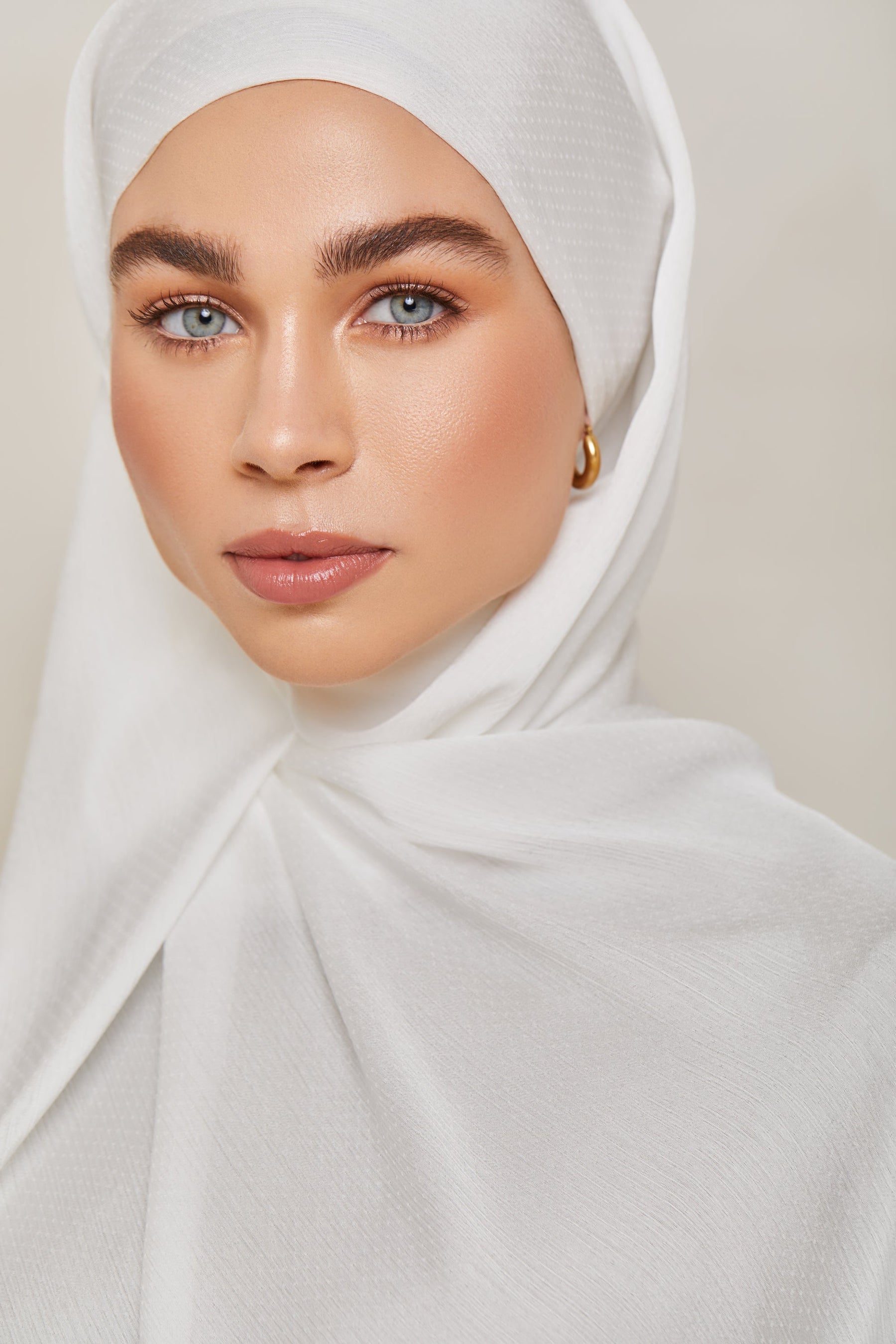 TEXTURE Crepe Hijab - White Dots Veiled Collection 