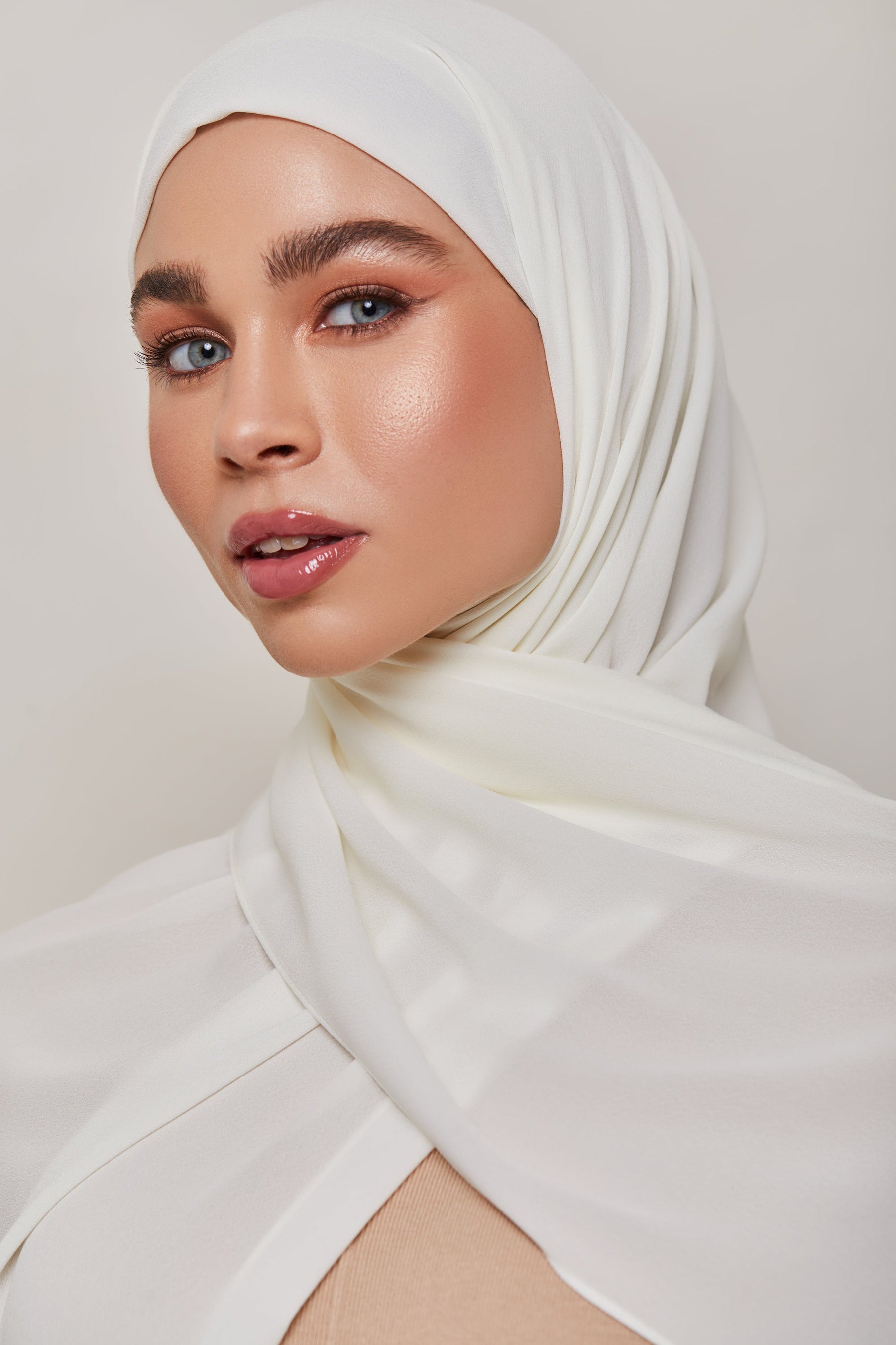 TEXTURE Everyday Chiffon Hijab - Heavenly White Veiled Collection 
