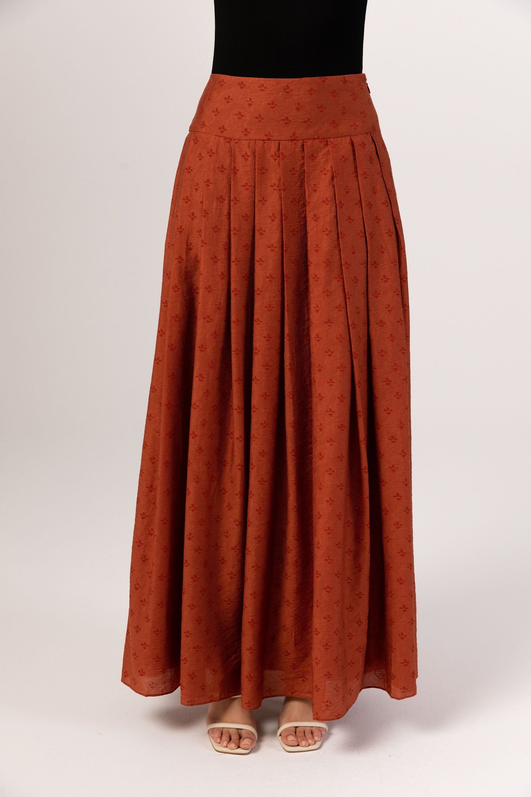 Yasmine Monochrome Floral Pleated Maxi Skirt - Baked Clay Veiled 