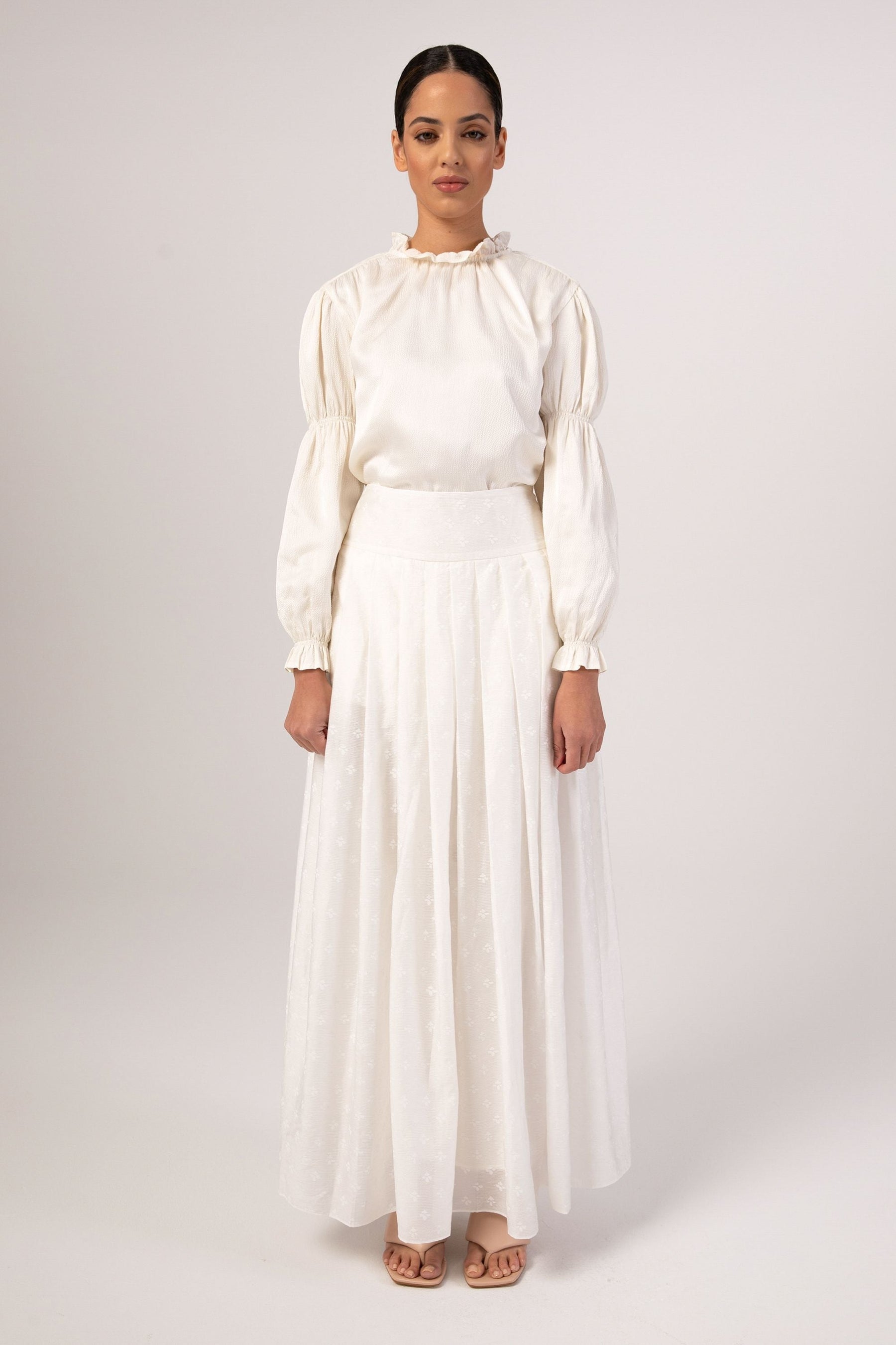 Yasmine Monochrome Floral Pleated Maxi Skirt - Off White Veiled 